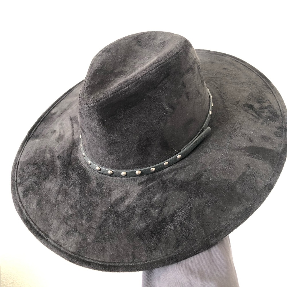 Black faux suede wide brim hat